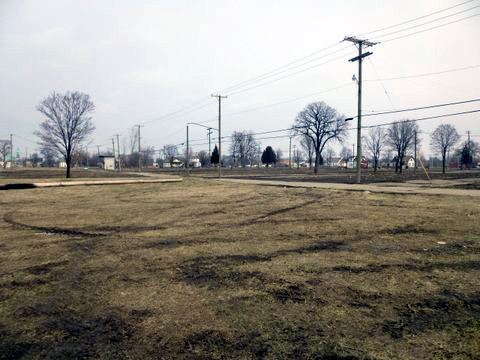 Cleared land at St. Aubin near Gratiot on Detroit's eastside. (credit: WWJ/Pat Sweeting)