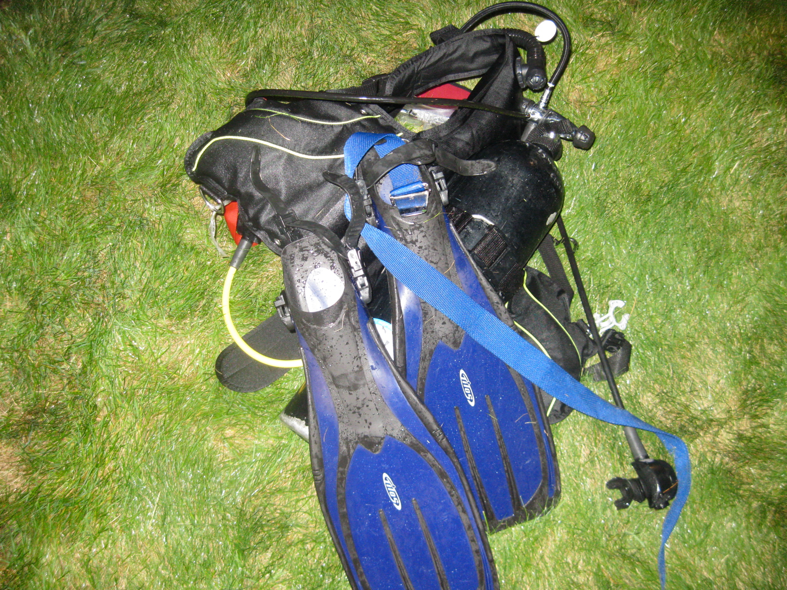 A Canadian man used this scuba gear to smuggle more than 8 pounds of marijuana into Michigan. (Credit: U.S. Border Patrol)