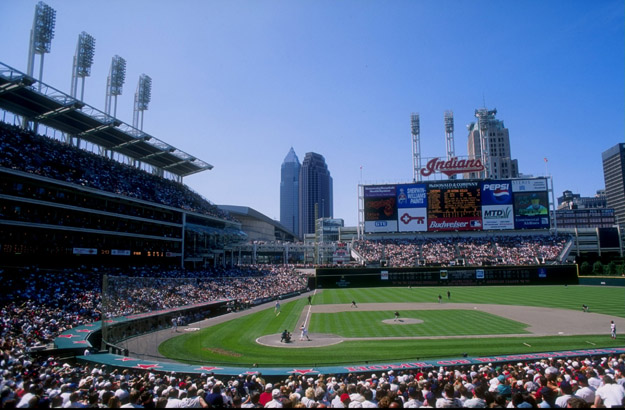 12 Jul 1998:  General view of a game between the Minnesota Twins and the Cleveland Indians at Jacobs Field in Cleveland, Ohio.  The Twins defeated the Indians 11-6. 