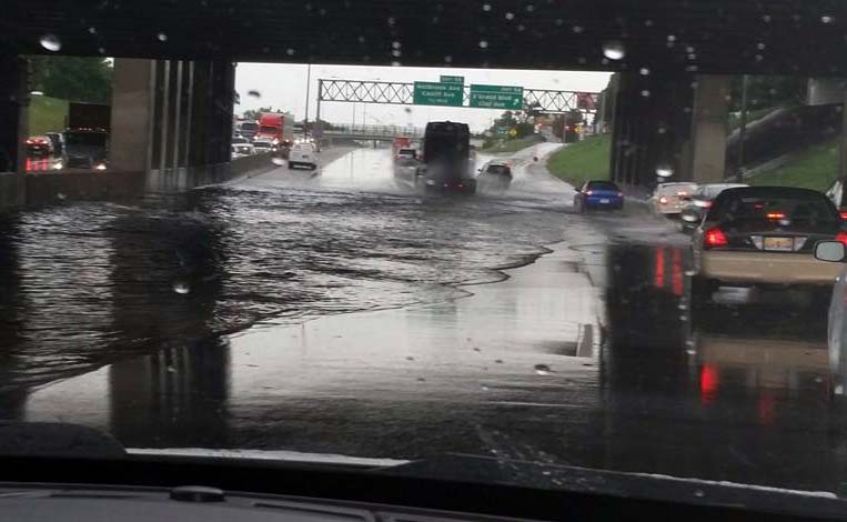 I-75 flooded at the Grand Blvd./ I-94 bridge. (credit: Leslie Simmons)