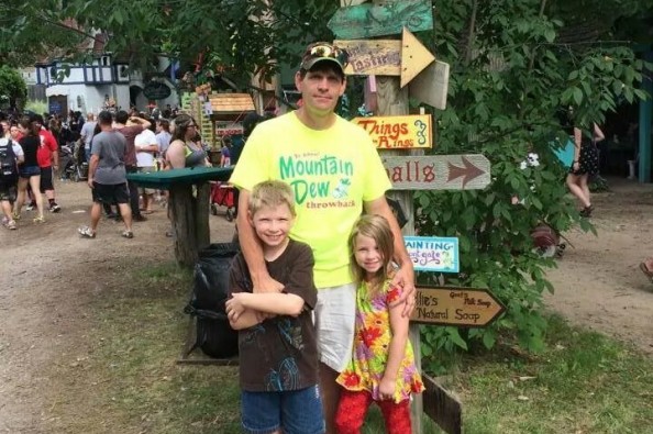 Derek Flemming is seen with his two children. (credit: Family photo/gofundme.com)