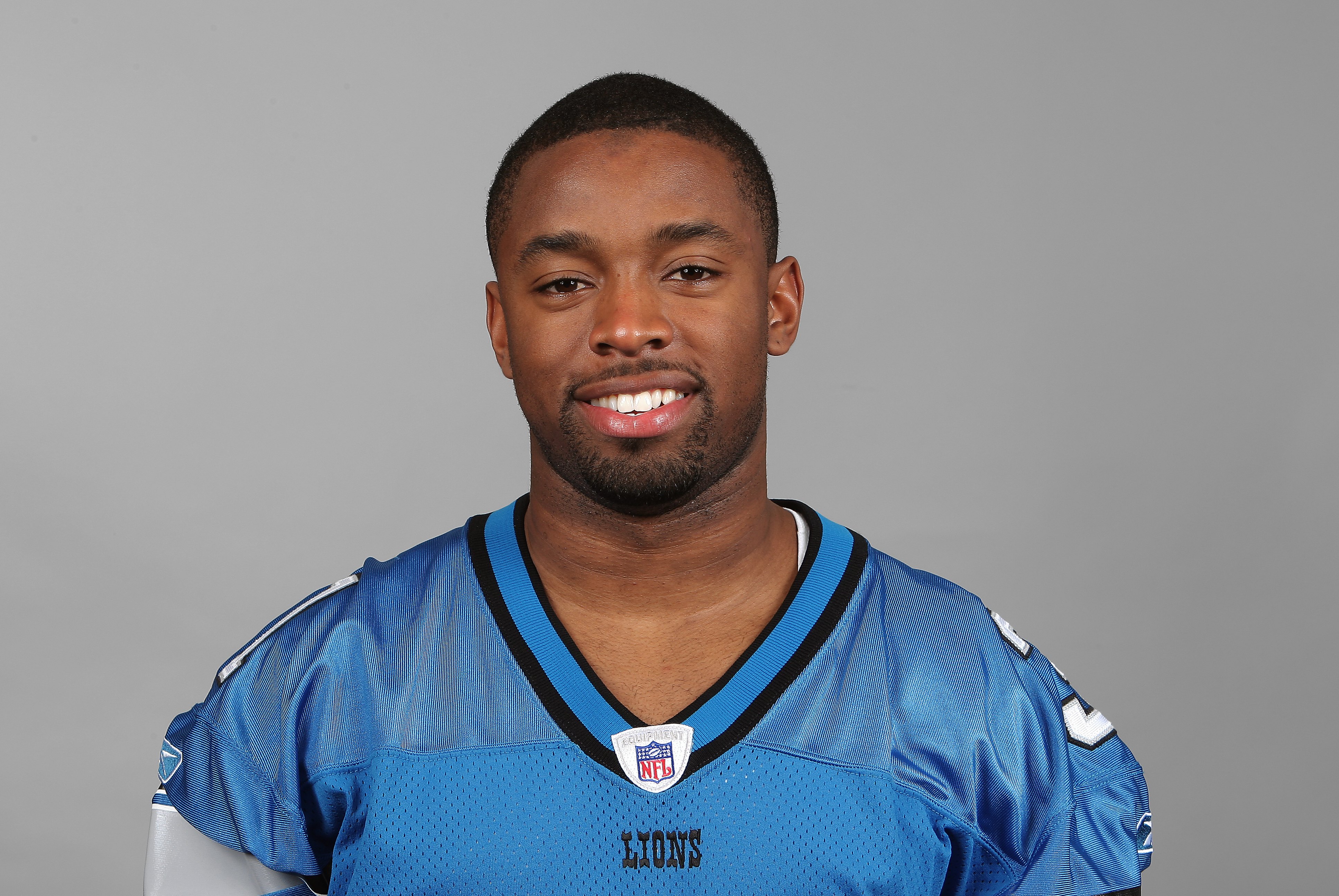 Police Ex Lions Player Arrested While Naked In Oregon Cbs